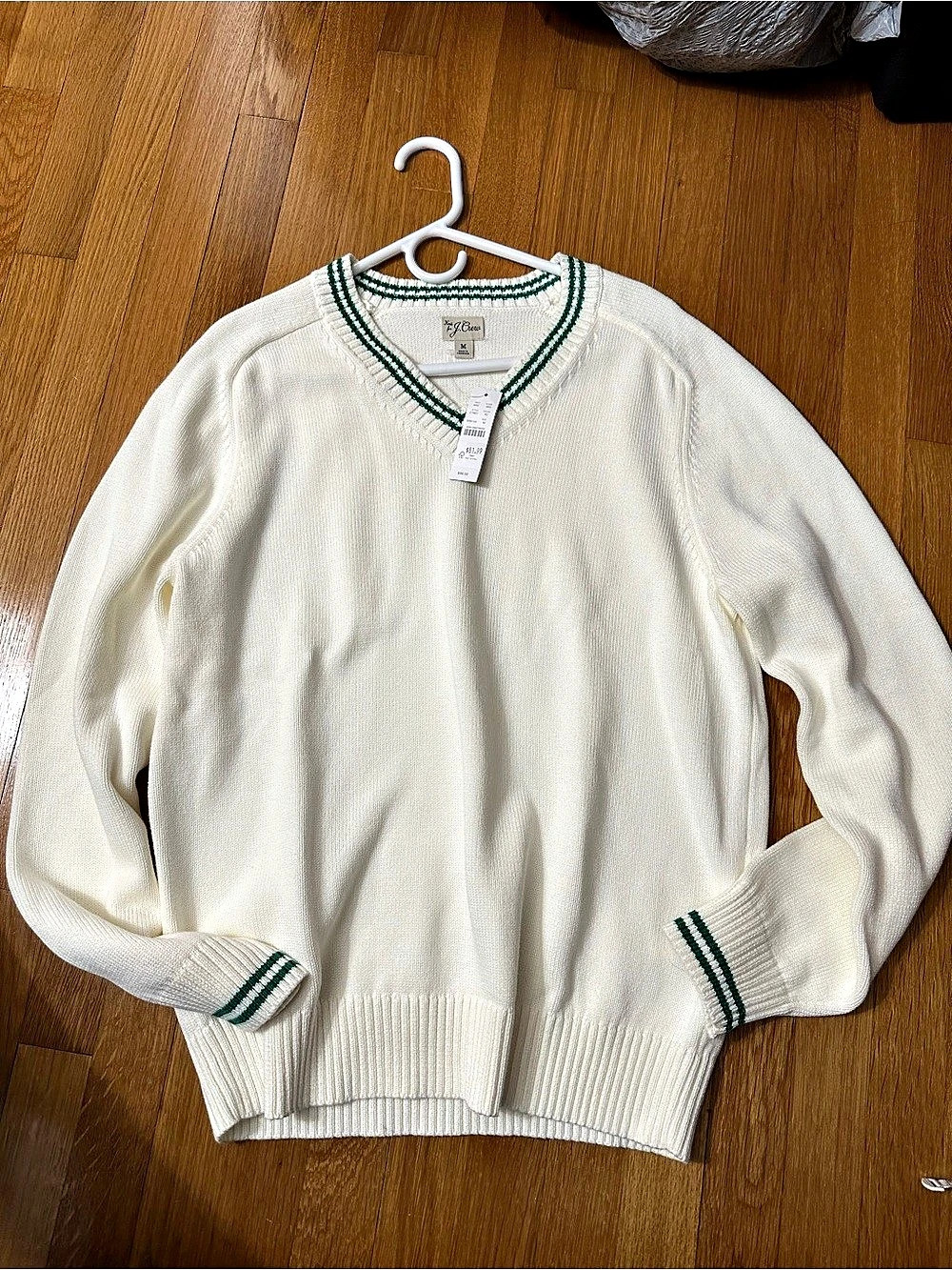 J Crew Tipped heritage cotton V-neck sweater
NWT size Medium
